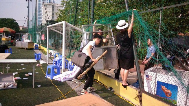 Hội chợ container “khủng” tại Hà Nội bị giải tán