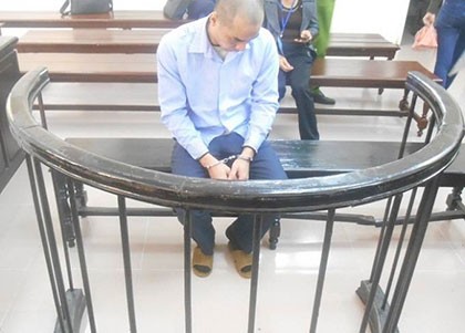 Giảm án cho kẻ chém vợ suýt chết vì từ chối quan hệ tình dục