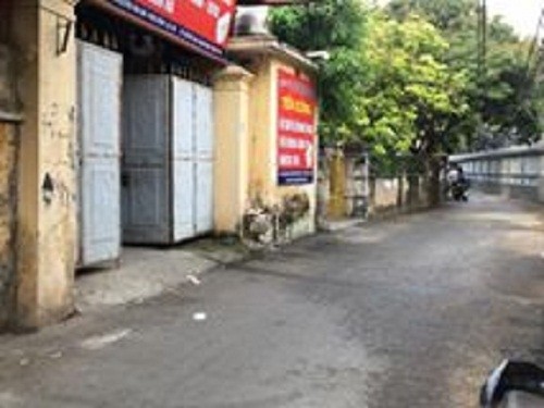 Người đàn ông tử vong trong tư thế ngồi