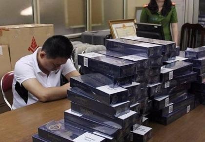 Buôn lậu thuốc lá còn vi phạm giao thông
