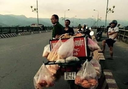 Nghi vấn người bán bánh mì nhảy xuống sông Đà vì bị truy đuổi