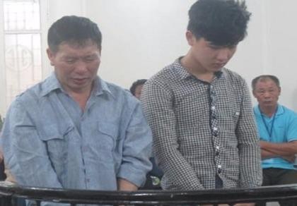 Đánh chết người lái máy xúc, 2 cha con lãnh án tù