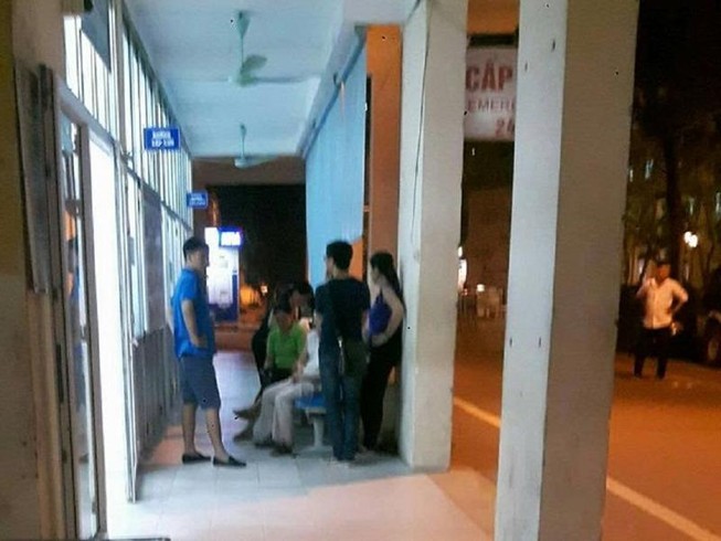 Dùng dao gọt hoa quả đâm chết bạn gái rồi tự sát