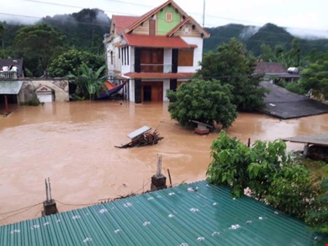 2 thứ trưởng Bộ GTVT vào miền Trung chống lũ