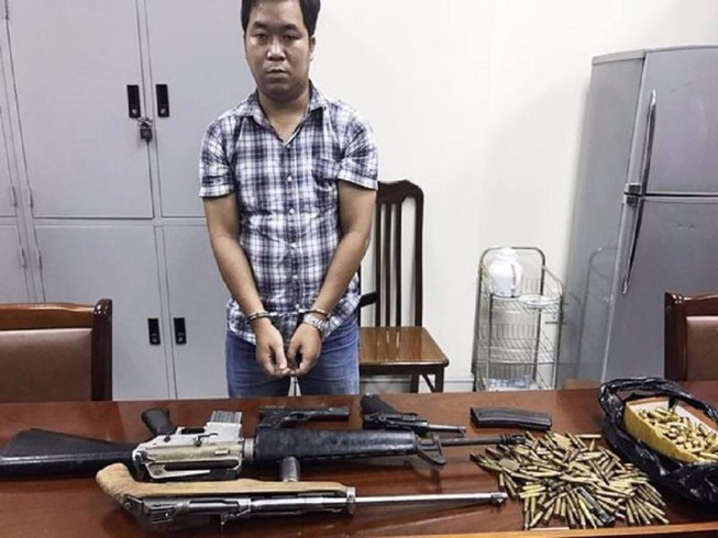 Bắt 'trùm' vũ khí cùng 4 khẩu súng và 300 viên đạn