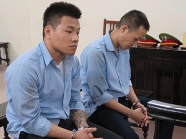 2 thanh niên đi tù vì cướp tài sản của phụ nữ