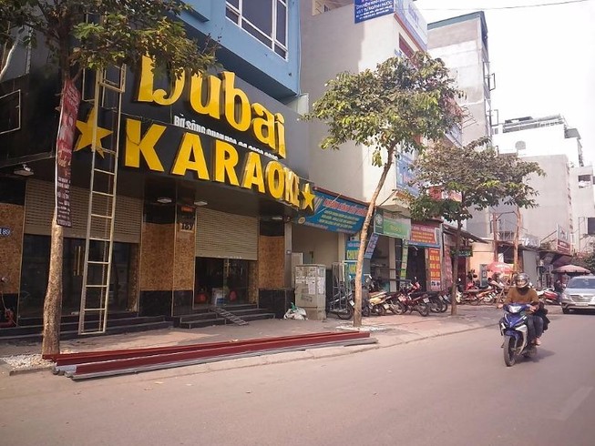 Sau cháy, quán karaoke đua nhau lắp thang thoát hiểm