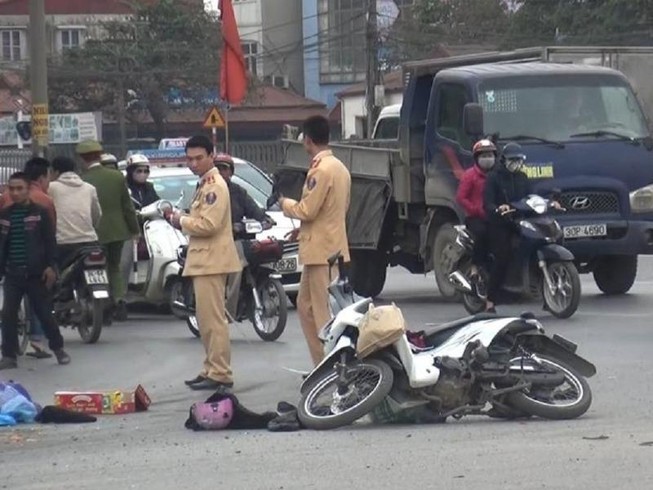 Điều tra vụ xe tải gây tai nạn chết người rồi bỏ chạy