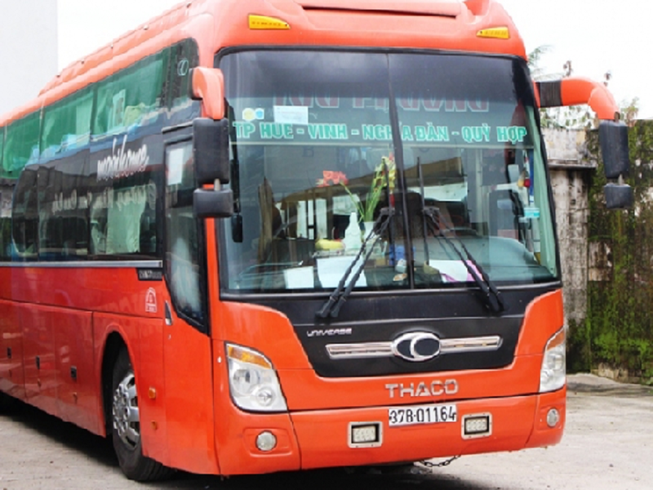 Phạt gần 70 triệu đồng xe 43 chỗ nhồi nhét 69 khách