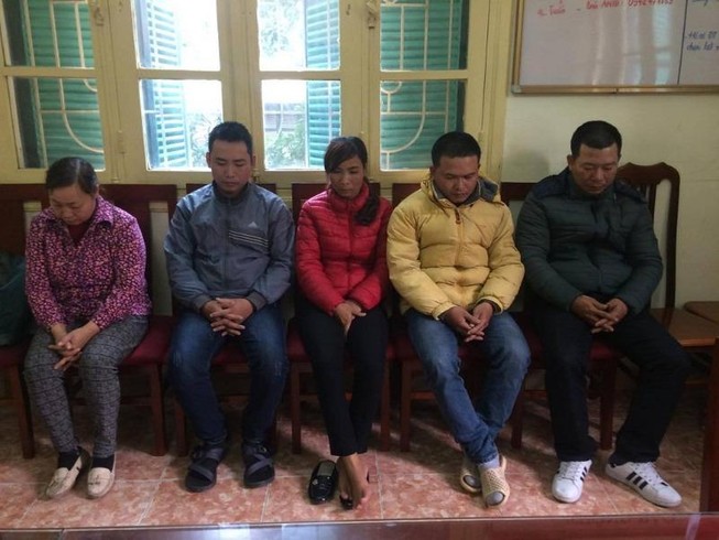 Tạm giữ nhóm trấn lột tiền những người đi vào đường cấm