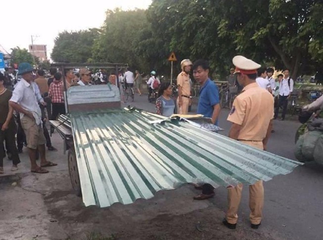 Va vào ba gác chở tôn, người đàn ông bị cứa tử vong