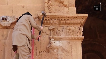 IS phá hủy thành cổ hơn 2000 năm tuổi ở Iraq