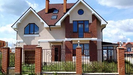 Nợ lương cầu thủ, đội bóng “cấn trừ” bằng biệt thự hạng sang