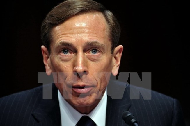 Cựu Giám đốc CIA Petraeus bị phạt tù vì tiết lộ tin mật cho bạn gái