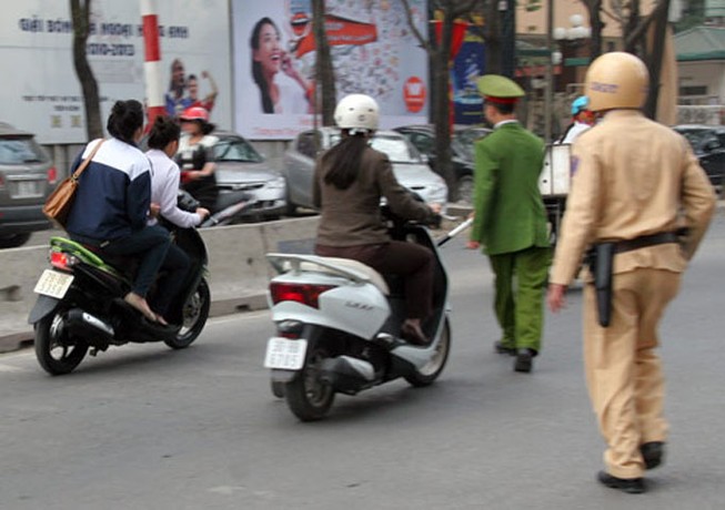 Chạy trốn, khi có hiệu lệnh dừng xe bị phạt thế nào?