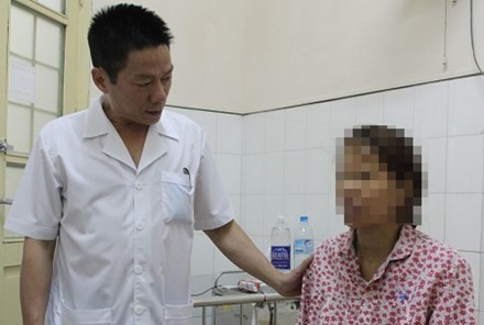 18 y, bác sĩ có nguy cơ phơi nhiễm HIV sau ca mổ đặc biệt