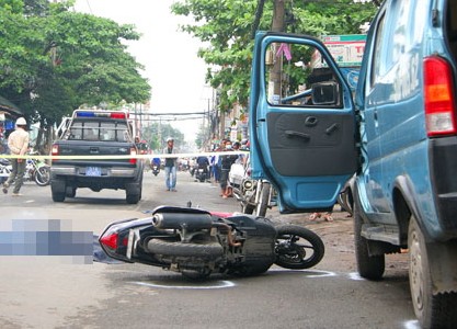 Kinh nghiệm mở cửa xe ô tô 1 cách an toàn