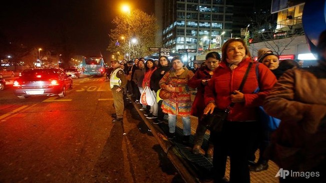 Chile sơ tán 1 triệu người do động đất