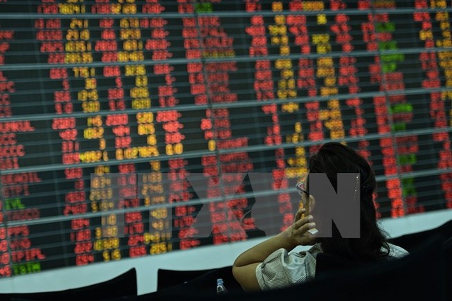 Quan ngại về kinh tế toàn cầu, chứng khoán châu Á ngập trong sắc đỏ