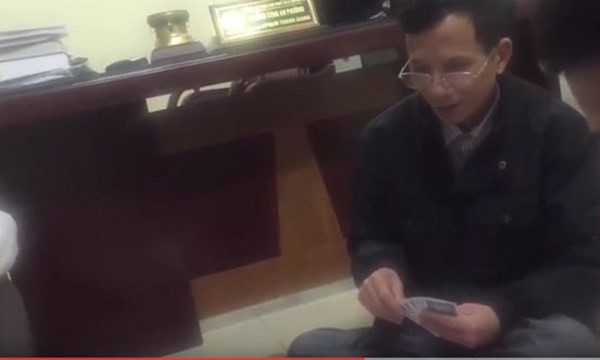 Xác nhận vụ trưởng công an phường đánh bạc nơi làm việc