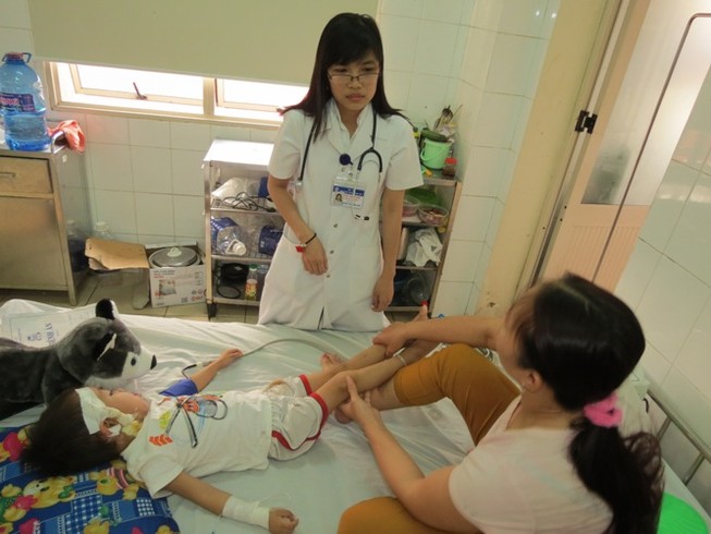 Lần đầu tiên chạy thận thành công cho bệnh nhi năm tuổi