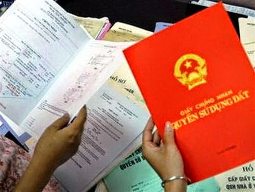 Phó chủ tịch xã bị đình chỉ vì xài sổ đỏ giả vay tiền