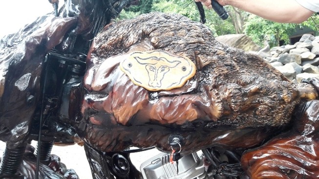Mô tô bằng gốc cây của nông dân Lâm Đồng khiến dân chơi xe sửng sốt