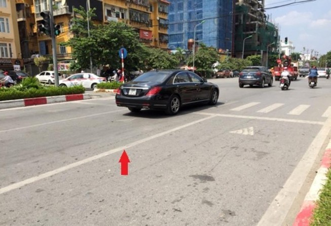 Quy định mới về đè vạch liền - tài xế cần biết