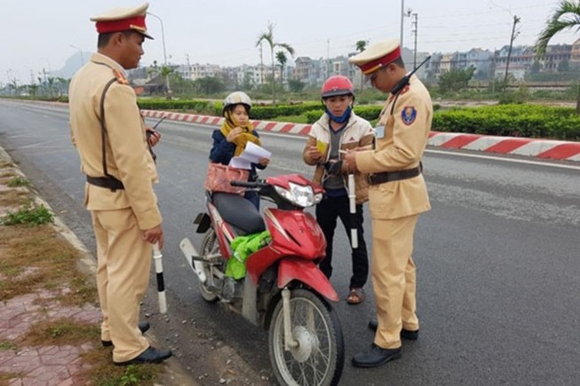 Xe không sang tên chuyển chủ: CSGT khó xử phạt