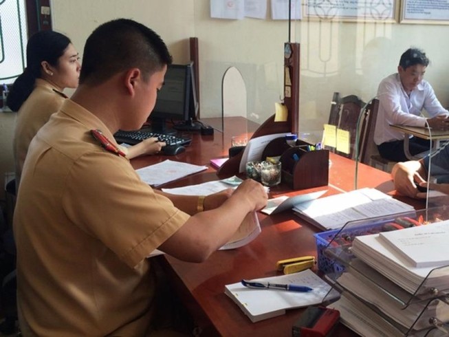 Không có giấy CMND thì đăng ký xe được không?