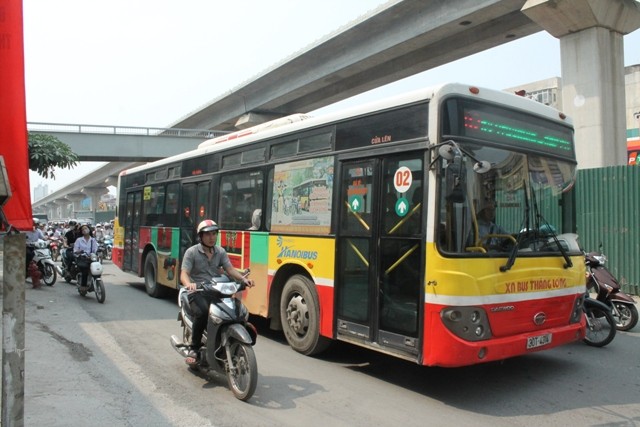 Giảm xe buýt và ô tô vào giờ cao điểm