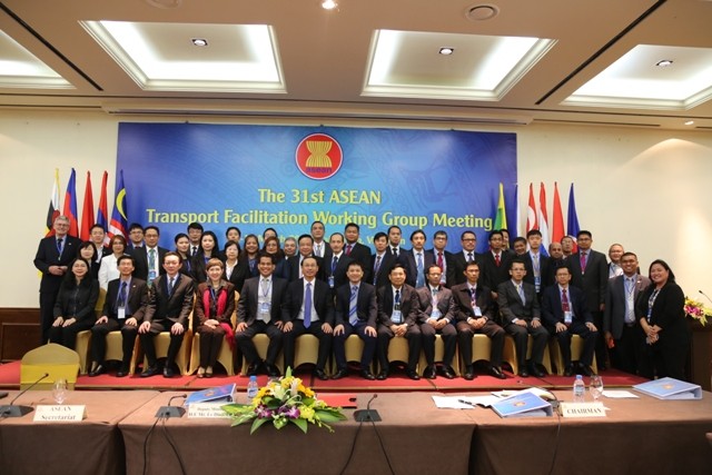 Việt Nam tạo thuận lợi vận tải hành khách qua biên giới