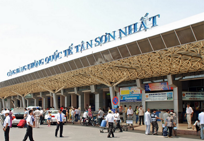 Sân bay Tân Sơn Nhất quá tải chưa từng có