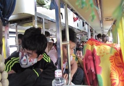Công bố số điện thoại để người dân ''tố' xe nhồi nhét