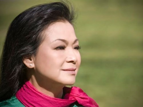 Ca sĩ Khánh Ly: 'Không biết ông Sơn có yêu tôi không'