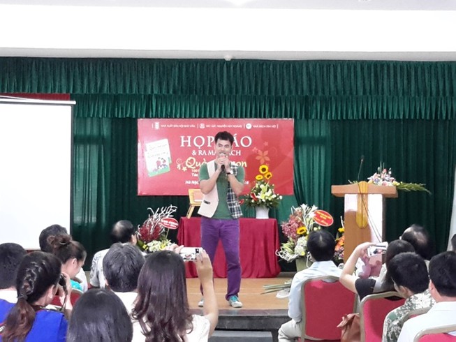 Giật mình tập thơ đầu tay được mua bản quyền với giá hơn 500 triệu