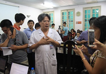 Mổ nhầm chân bệnh nhân, BV Việt Đức họp báo khẩn