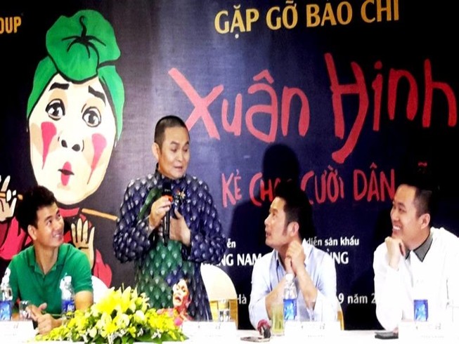 Tùng Dương hát, Xuân Hinh múa trong Liveshow