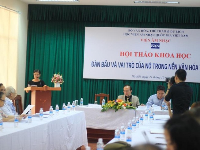 Nguy cơ mất quyền đối với cây đàn bầu về Trung Quốc?