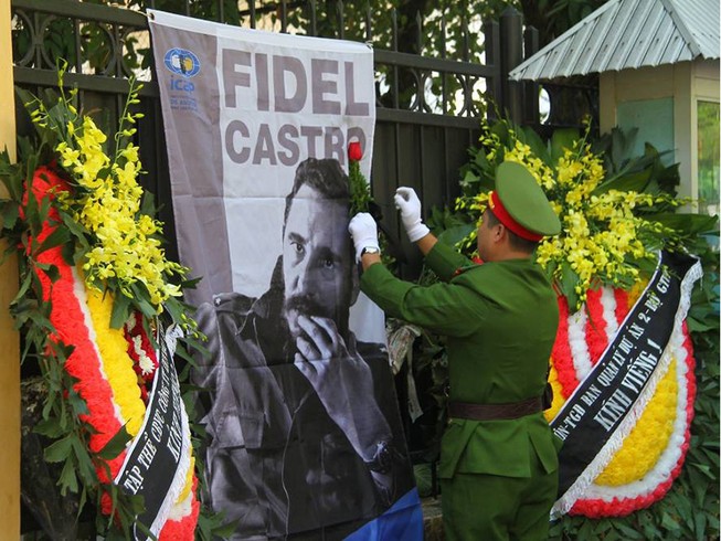 Cựu du học sinh Cuba bật khóc khi nhắc đến Fidel Castro
