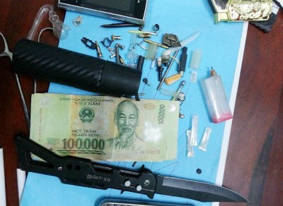 Bắt hai đối tượng mang theo hung khí đi tìm 'con mồi’ để cướp giật