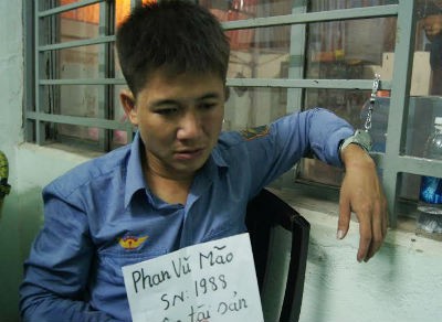 ‘Hiệp sĩ’ mật phục bắt nghi can trộm xe máy trong siêu thị