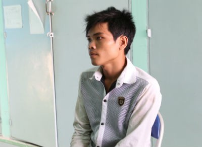 Bắt nghi can chém người giúp bạn