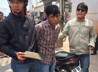 Âm thầm theo dõi, ‘hiệp sĩ' tóm gọn tên trộm ở phòng vé máy bay