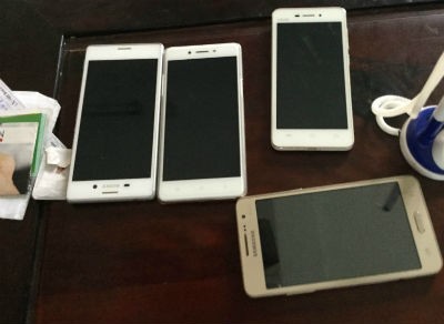 Hai thanh niên phóng xe bỏ chạy khi biết 'hiệp sĩ' bám theo