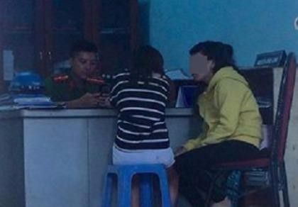 'Hiệp sĩ' giải cứu 2 thiếu nữ bị bán vào quán cà phê ôm