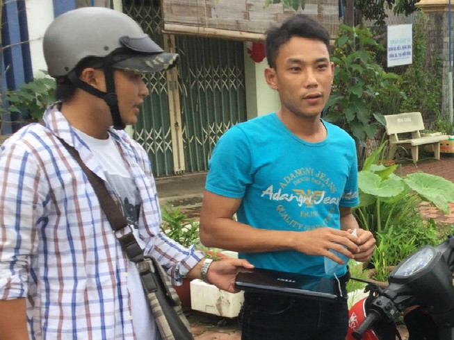 Thấy 'hiệp sĩ', tên trộm ném máy tính xách tay bỏ chạy