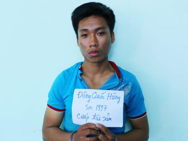 Truy đuổi hơn 10 km bắt giữ tên cướp giật táo tợn