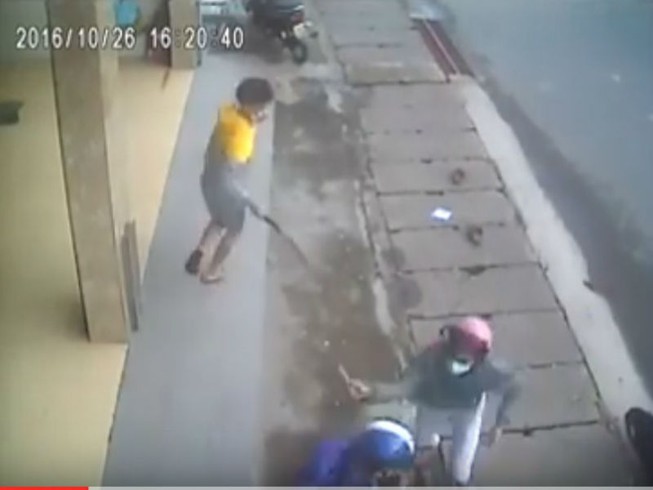 Nhóm thanh niên truy sát đối thủ kinh hoàng trên phố