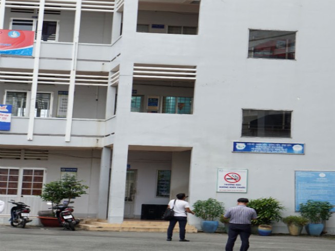 Nghi vấn một người nhảy lầu tự vẫn trong trường Đại học